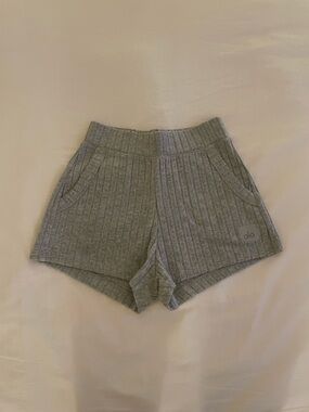 ALO Yoga Ribbed Gray Lounge Shorts